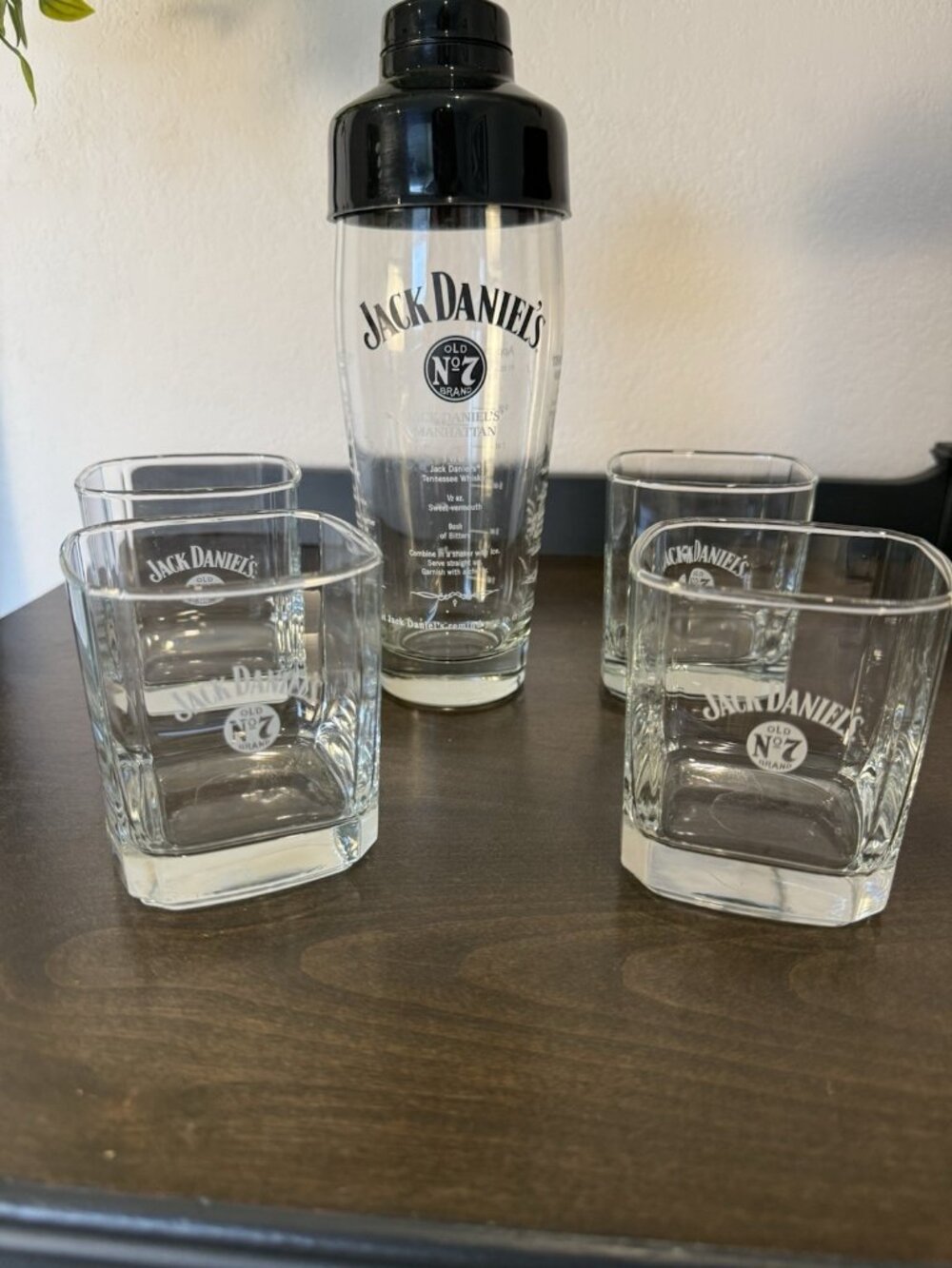 Jack Daniels Old No. 7 Cocktail Shaker & Set Of 4 Low Ball Whiskey Glasses
